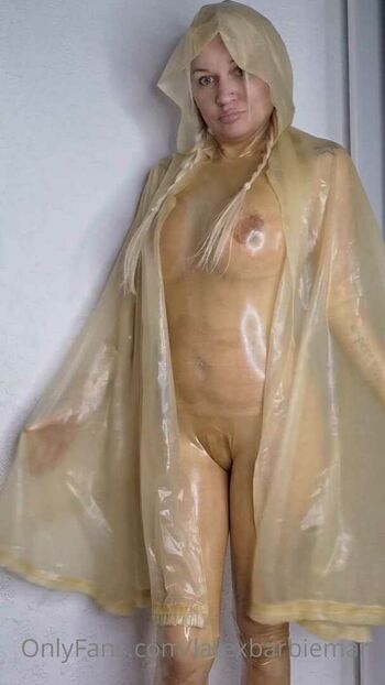 Latexbarbiemary