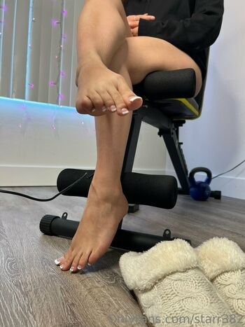Latina Veronica Soles