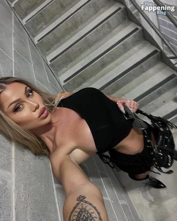 Laura Amy