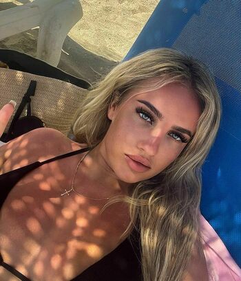 LAURA GOLD