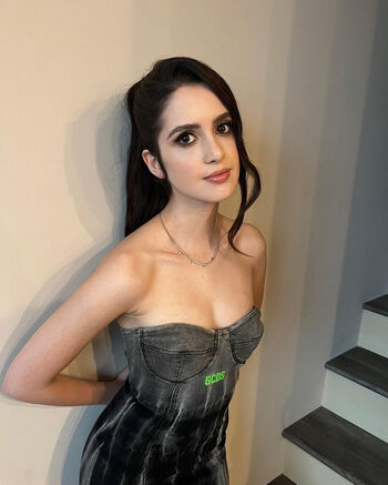 Laura Marano