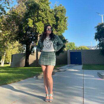 Laura Marano