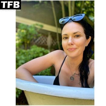 Laura Mennell