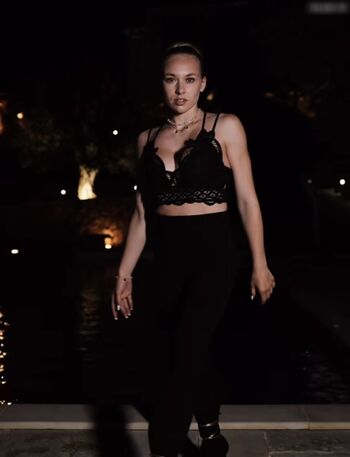laura__pkr