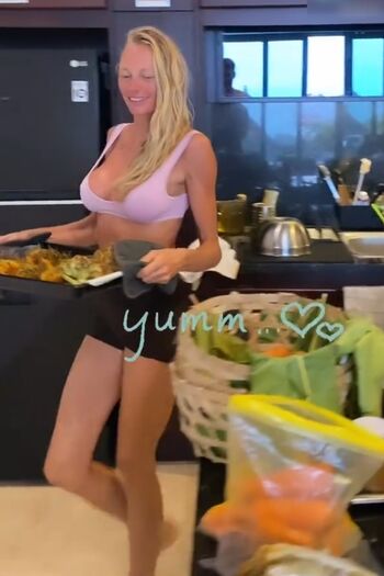 Laura Weyel