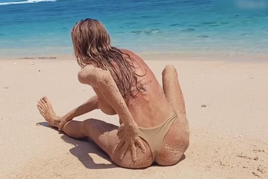 Laura Weyel