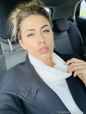 laurabae_