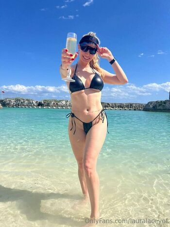lauralaceyof