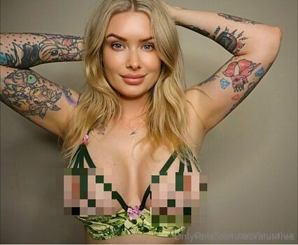 lauraluxfree