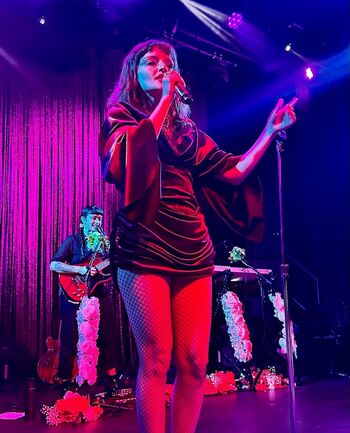 Lauren Mayberry
