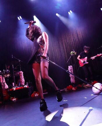 Lauren Mayberry