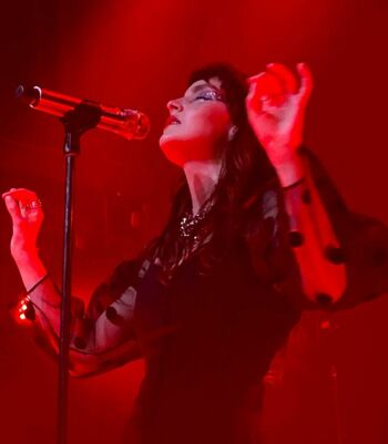 Lauren Mayberry