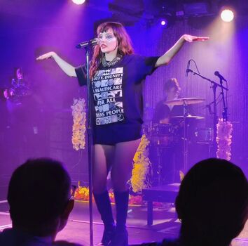 Lauren Mayberry
