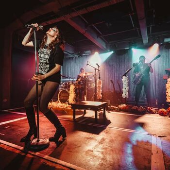 Lauren Mayberry