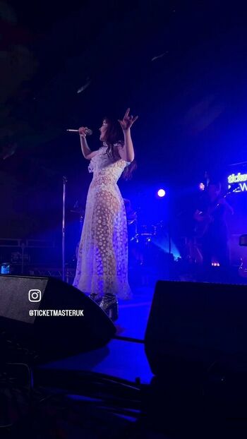 Lauren Mayberry