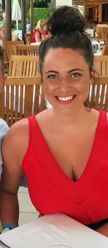 Lauren R