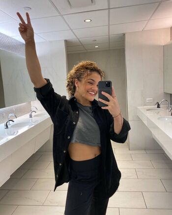 Laurie Hernandez