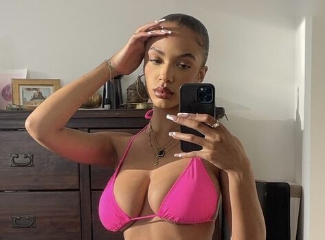 Layla (Laila Darboe)