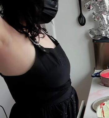 Layna Lazar
