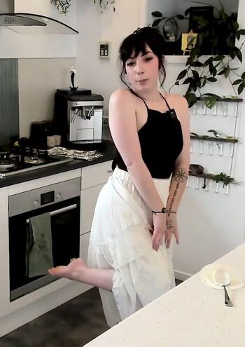 Layna Lazar