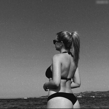 leasophie_official98