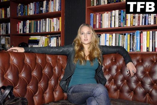 Leelee Sobieski