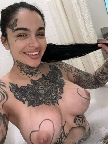 Leigh Raven