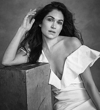 Lela Loren