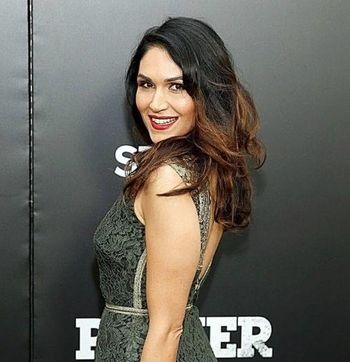 Lela Loren