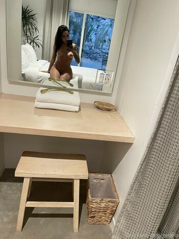 Lela Star