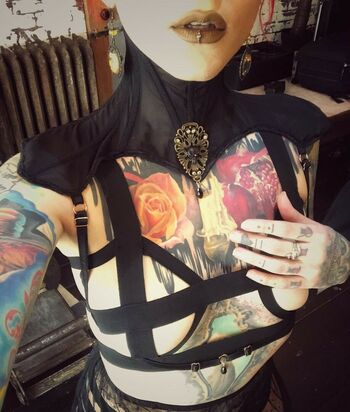 Lena Scissorhands