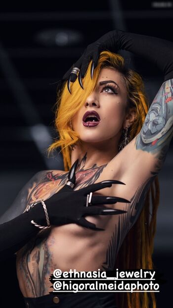 Lena Scissorhands