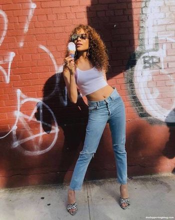 Leslie Grace