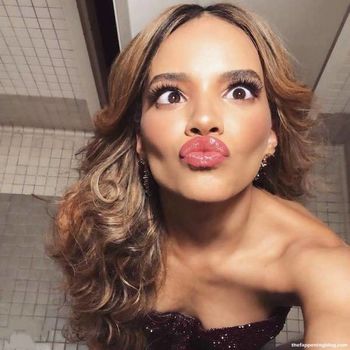 Leslie Grace