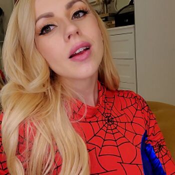 Lexi Belle