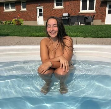 Lexi Thomas