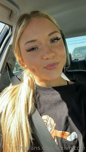 lexixnicole