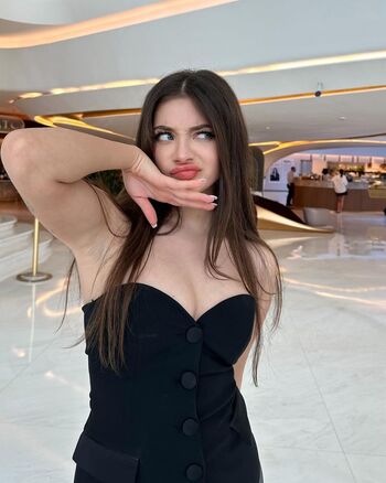 Leyla Afshonkar
