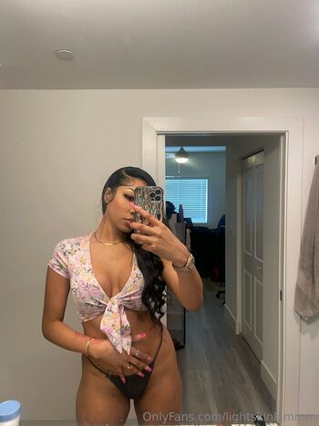 lightskinkim