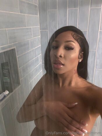 lightskinkim
