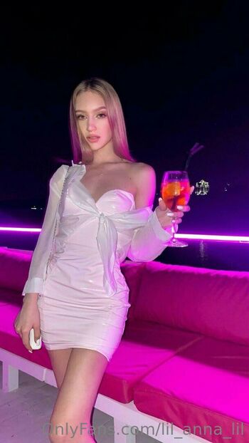 lil_anna_lil