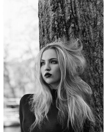 Lila Moss