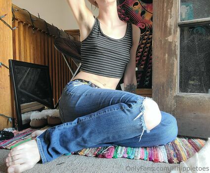 lilhippietoes