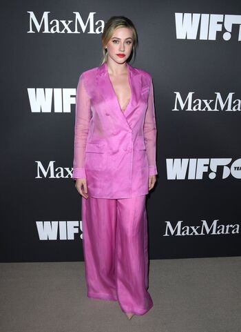 Lili Reinhart
