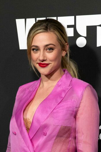 Lili Reinhart
