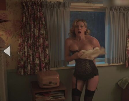 Lili Reinhart