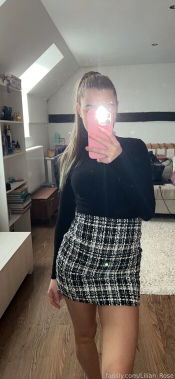 Lilian_Rose