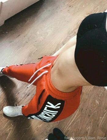 Lilian_Rose