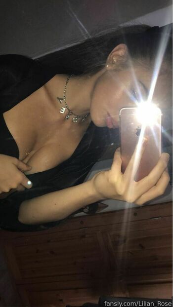 Lilian_Rose