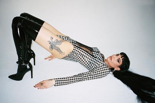 Lilith Czar/Juliet Simms